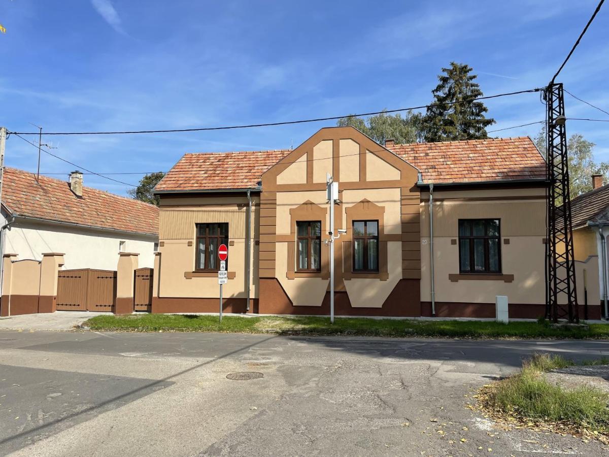 Kovacs Apartmanhaz คิชคุนฮาลาส ภายนอก รูปภาพ