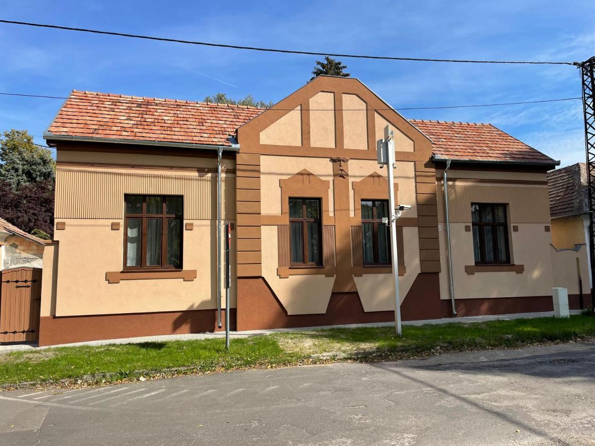 Kovacs Apartmanhaz คิชคุนฮาลาส ภายนอก รูปภาพ